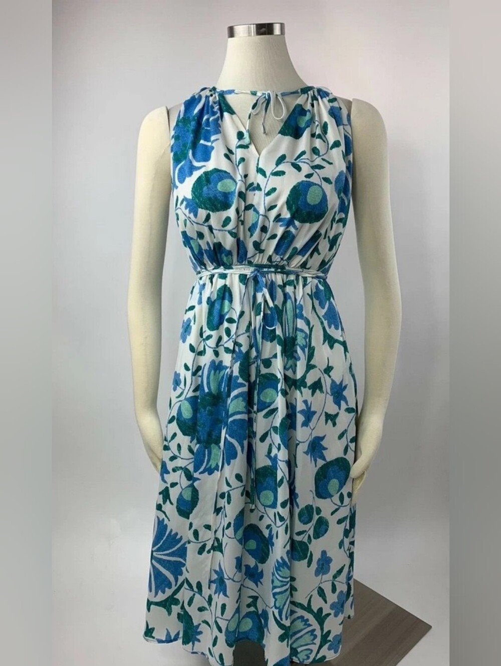 Floral Tie-Neck Midi Dress in White and Blue-Green